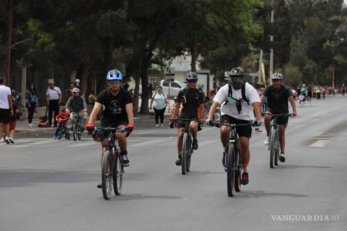 $!Familias enteras participaron en sesiones de ejercicio grupal, una de las actividades más populares de la Ruta Recreativa “Por Amor a Saltillo”.