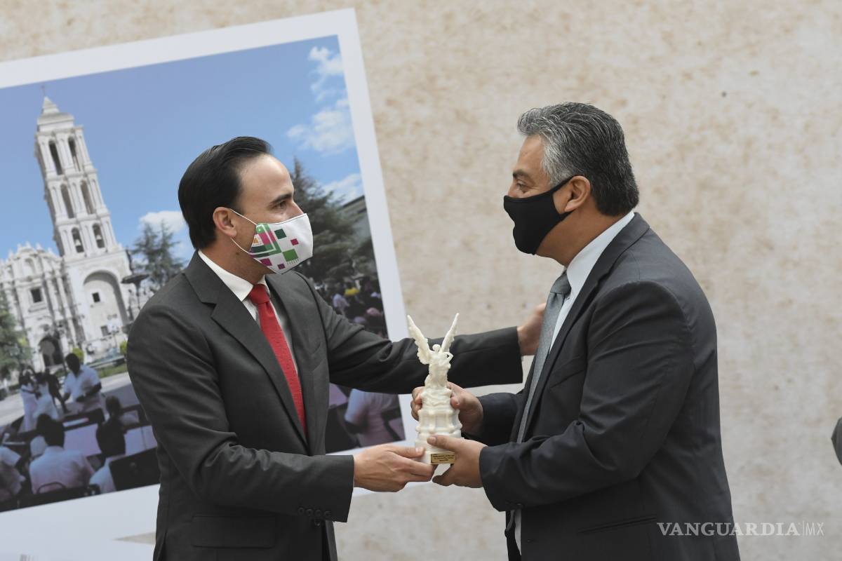 Reconocen a José Luis Ulloa, autor del Himno Coahuilense, con Presea Manuel Acuña