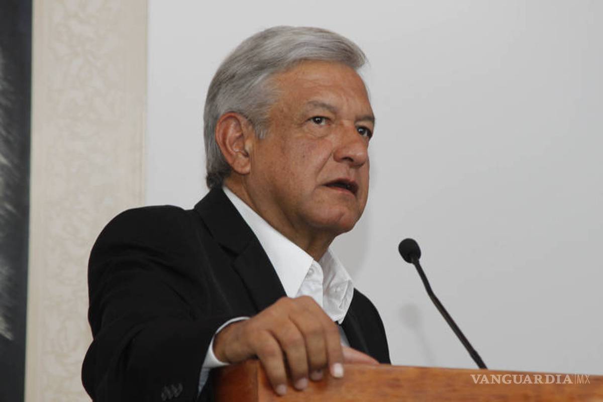 SAT confirma lo dicho por AMLO: Un expresidente 'debe impuestos'