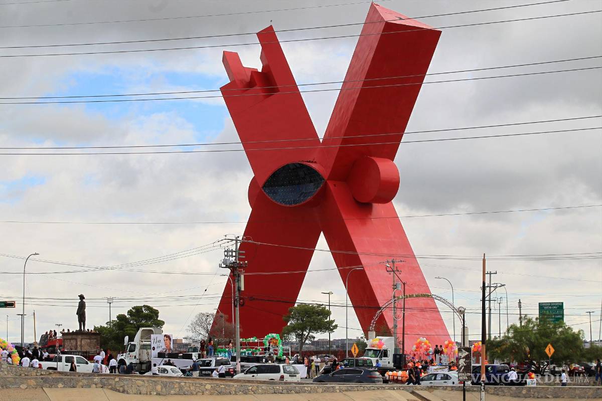 $!Aspectos del desfile en Ciudad Juárez.