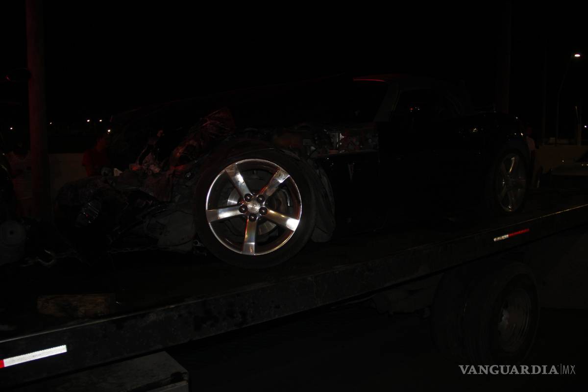 $!Quedan vehículos destrozados tras accidente en Saltillo