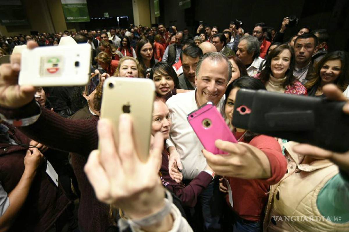Mujer increpa a Meade sobre corrupción de Rosario Robles (Video)