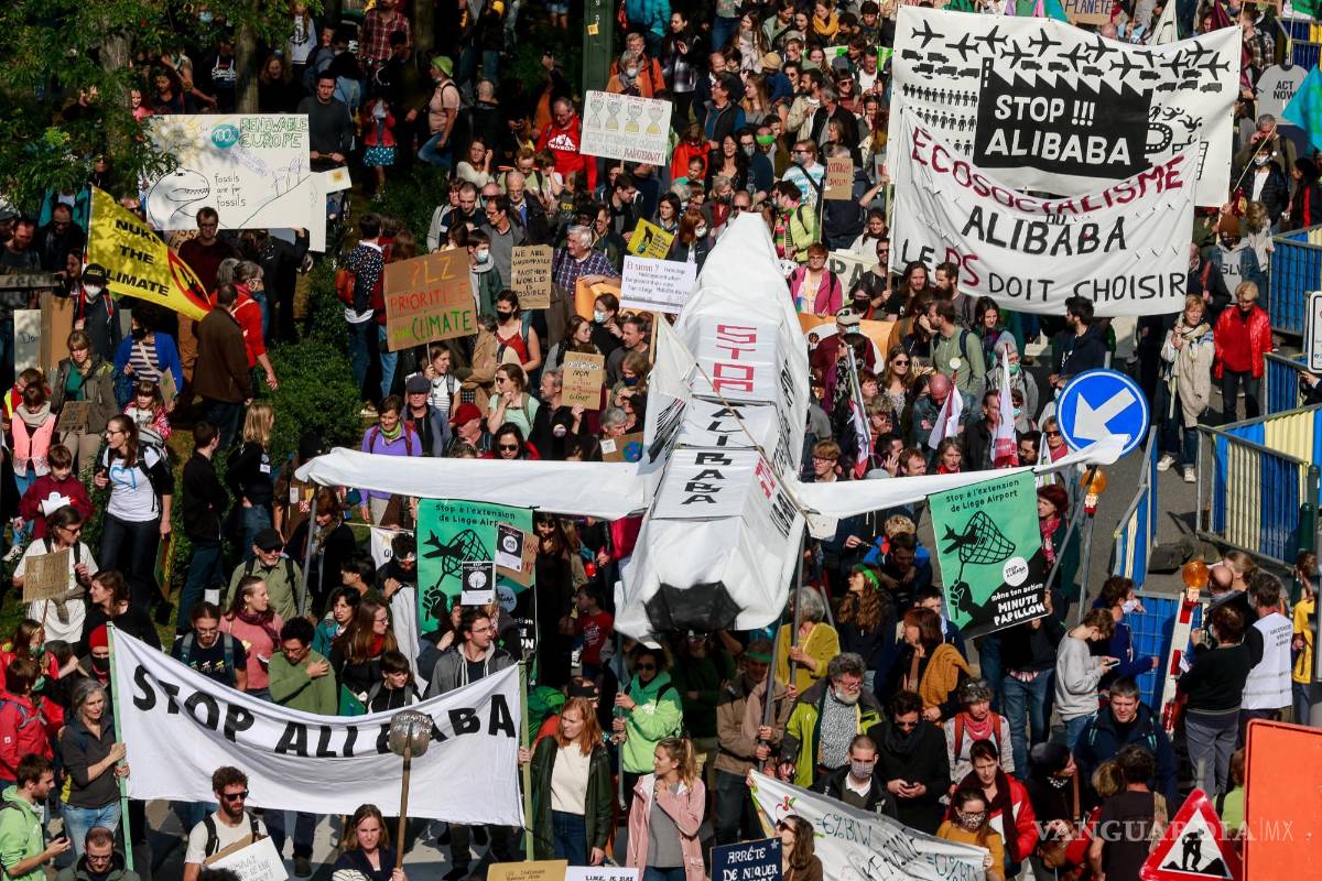 Miles marchan en Bruselas contra el cambio climático (imágenes)