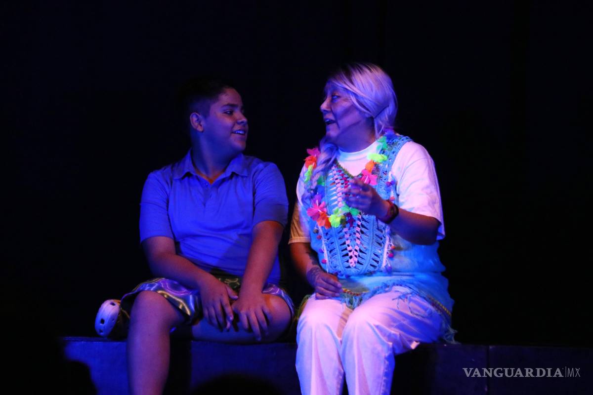 $!Estrenan la obra ‘Ola, Hola’ integrantes del taller de teatro de la Casa de la Cultura