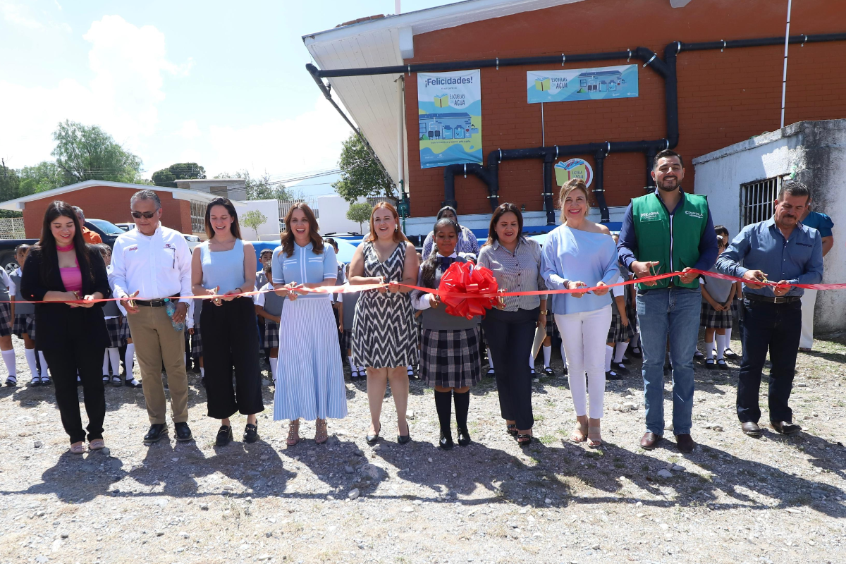 $!Autoridades y comunidad educativa celebran la inauguración de los sistemas de captación de agua pluvial en la primaria “José María Arteaga”, en el municipio de Arteaga.