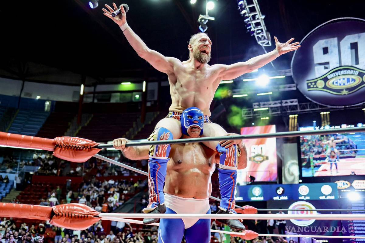 A sus 63 años, Black Panther da espectacular lucha ante Bryan Danielson en la Arena México