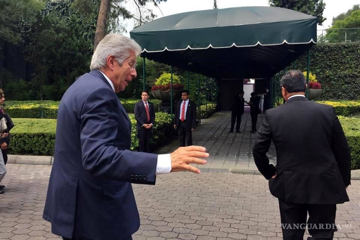 Peña Nieto se reúne con su gabinete en Los Pinos