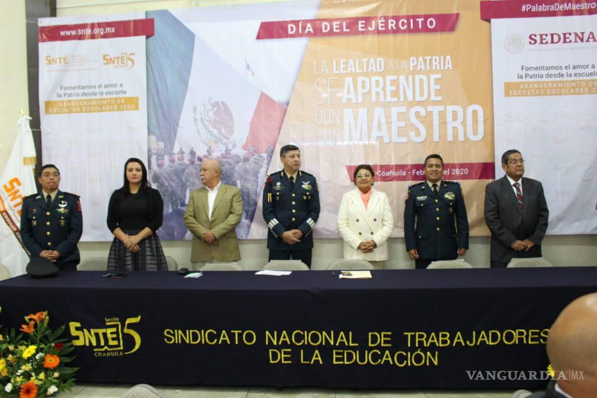 Reconoce delegada de la sección 5 del SNTE labor del Ejército y le refrenda el apoyo del magisterio coahuilense