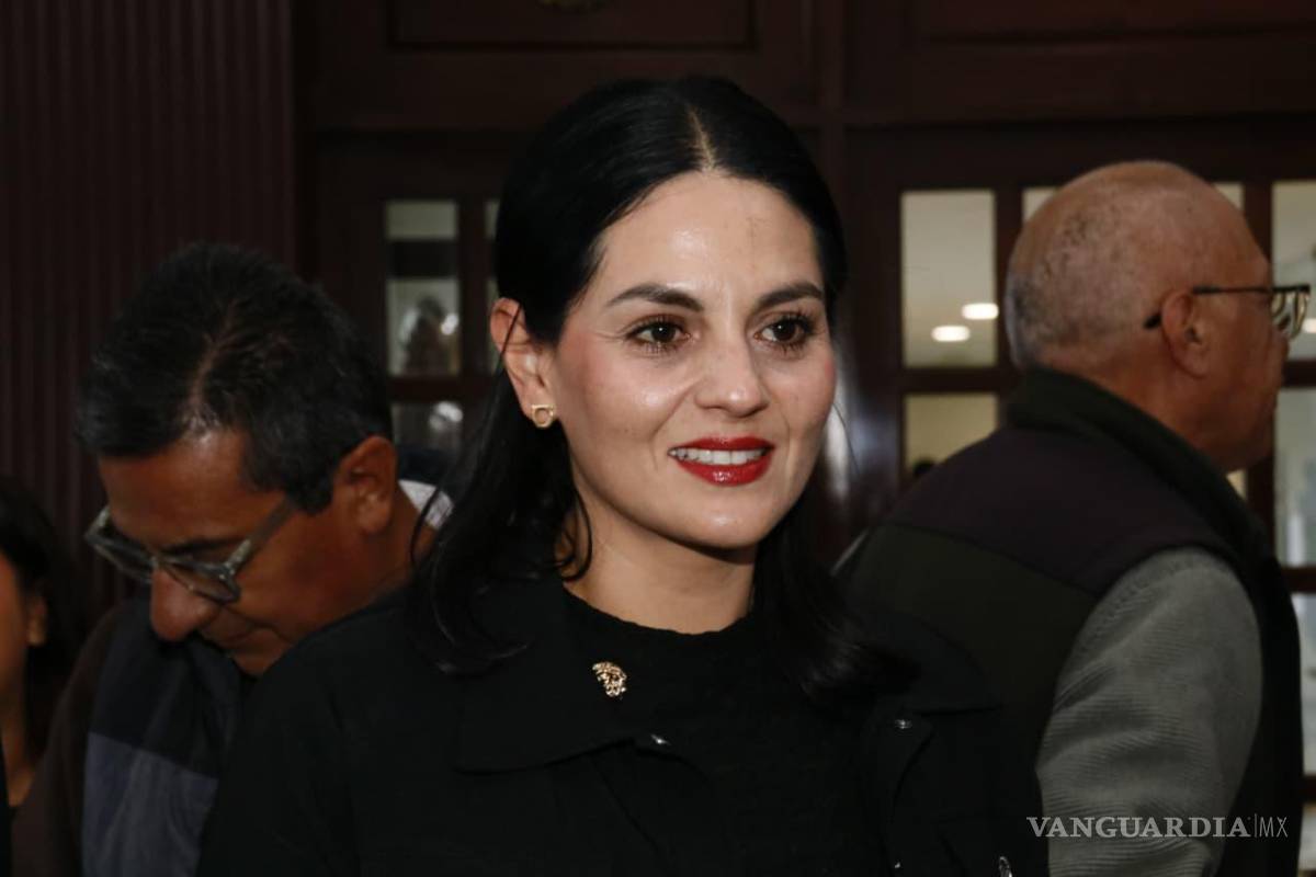 $!La diputada Luz Elena Morales Núñez destacó la importancia de que las y los jóvenes lleven temas de salud mental, bullying y transparencia a la máxima tribuna