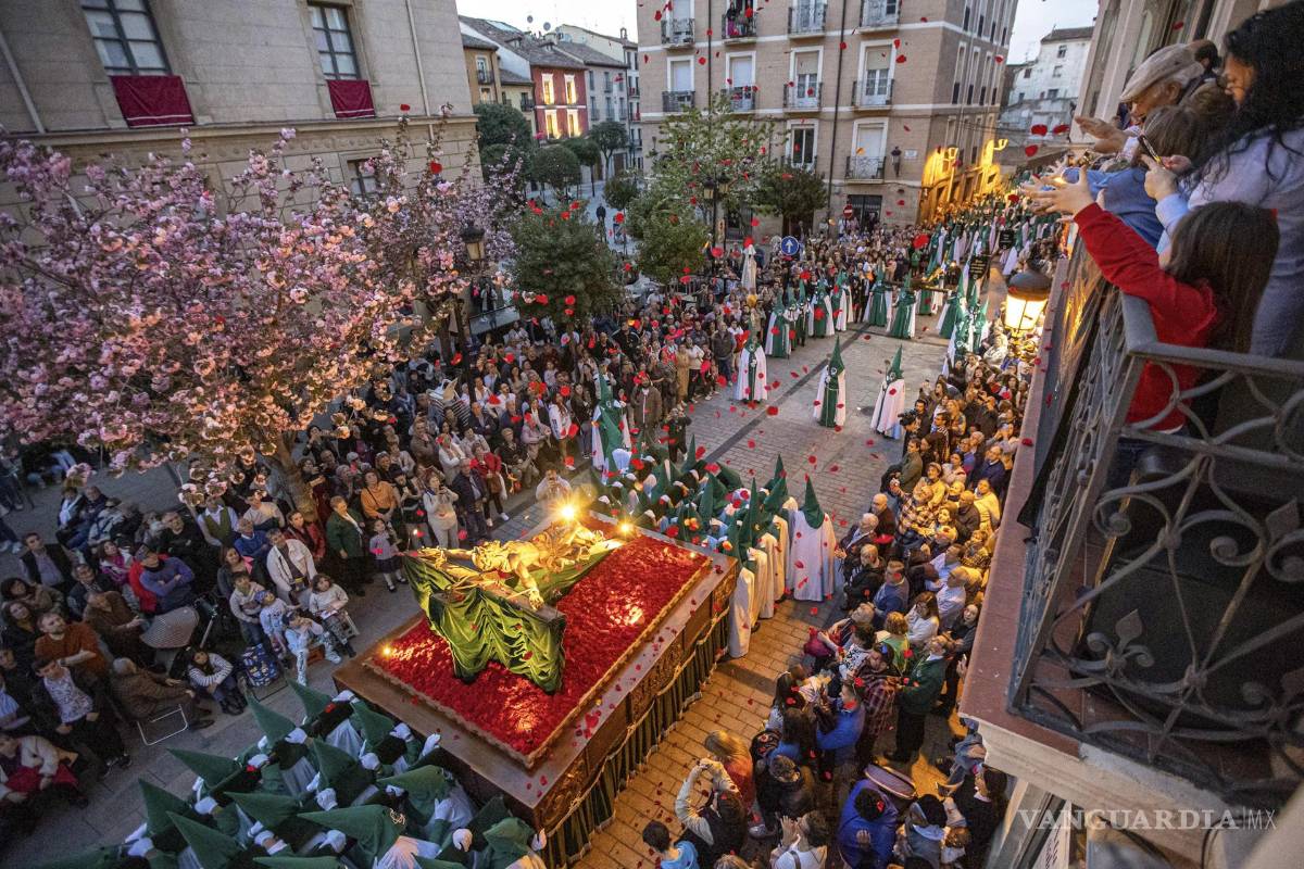 Estas son las 43 imágenes de las representaciones del Viernes Santo que atraparon la atención en el mundo (fotos)