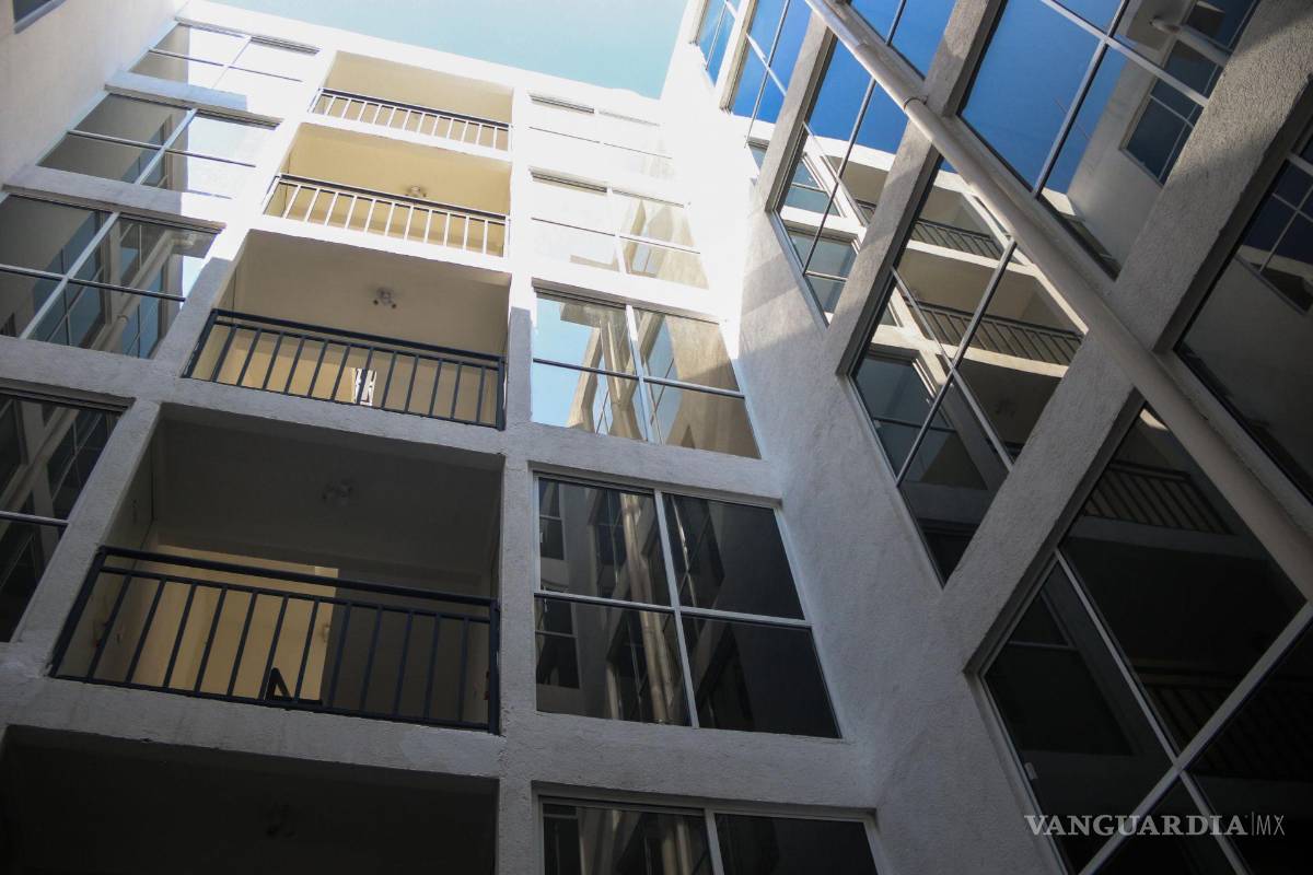 Clara Brugada entrega 160 departamentos en Gustavo A. Madero; promete 6 mil viviendas nuevas para fin de año