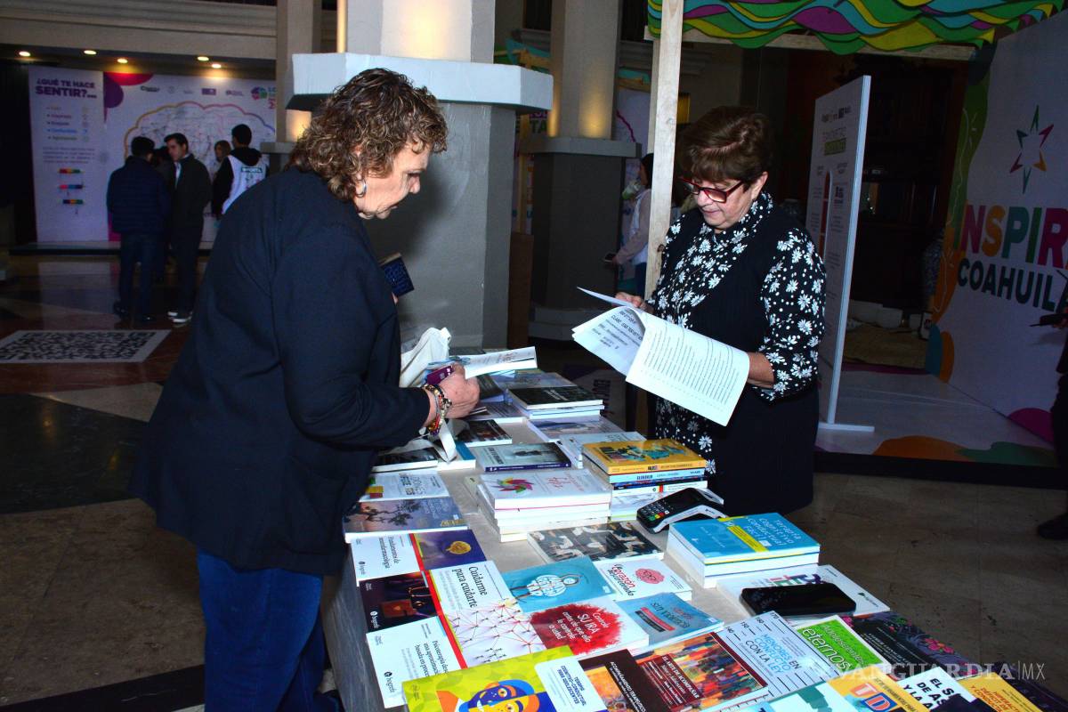 $!Durante el Encuentro Estatal sobre salud mental exhibieron material con información respecto al tema.