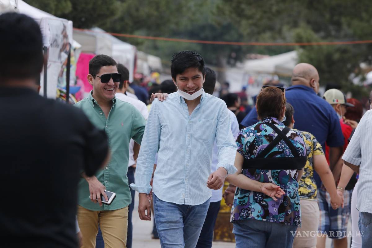 Alertan: tercera ola de COVID-19 golpearía a jóvenes