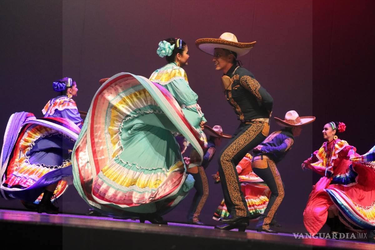 Brilla ballet de la UAdeC en Brasil