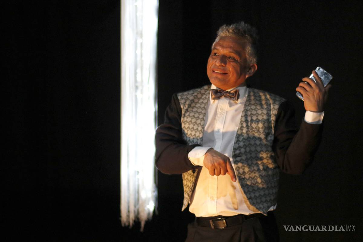 $!Muestran en teatro las tendencias de la vida contemporánea