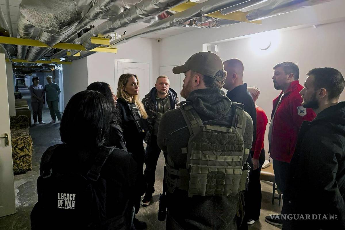 $!La gente de Mikoláyiv y Jersón viven en peligro todos los días, pero no se rinden, dijo la Angelina Jolie en un comunicado citado por la Legacy of War Foundation.