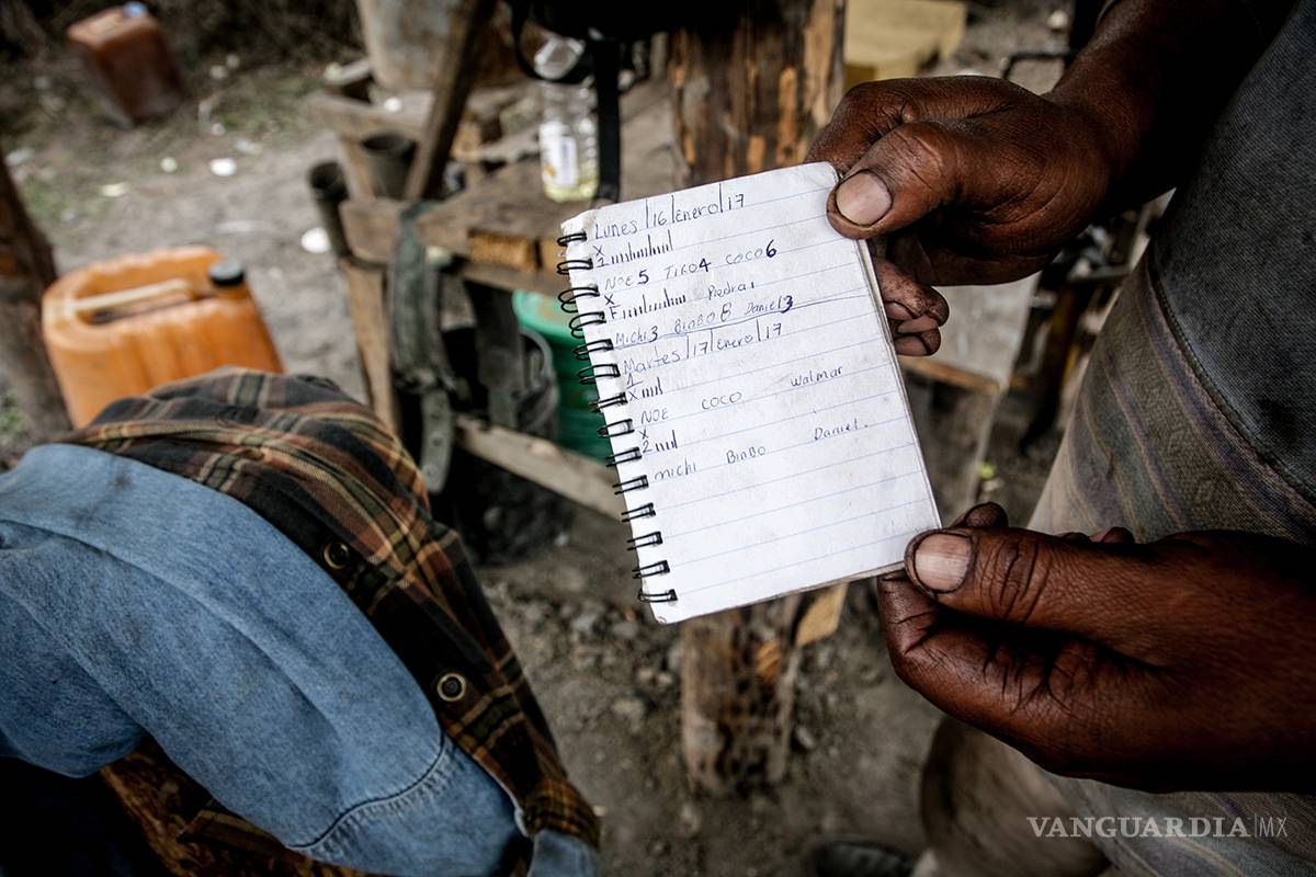 $!Los mineros y su lucha contra el vaho del diablo (gas metano)