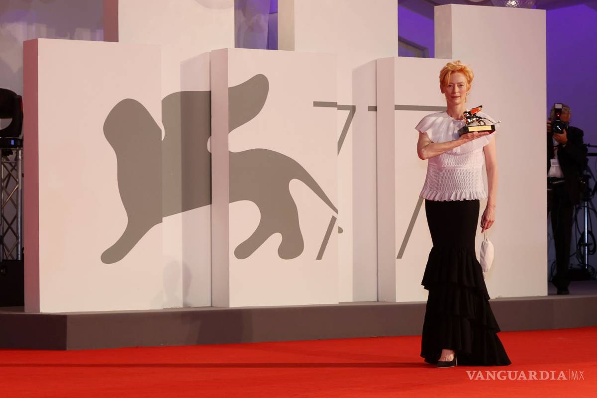 $!Tilda Swinton, la nueva ‘Chica Almodóvar’ en ‘The Human Voice’