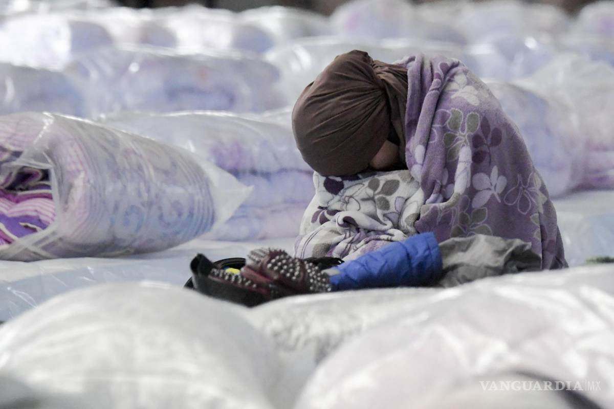 Ucrania abre seis corredores para refugiados, suman 2.15 millones