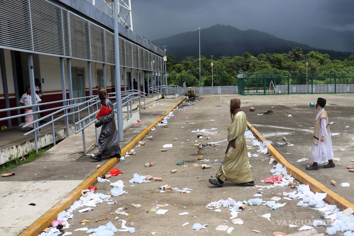 $!Menores protestaron para regresar con sus familias y denunciaron no contar con alimentos.