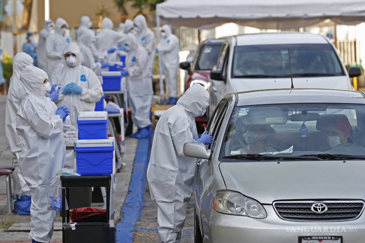 Laboratorios privados cobran hasta 10 mil pesos por prueba de coronavirus