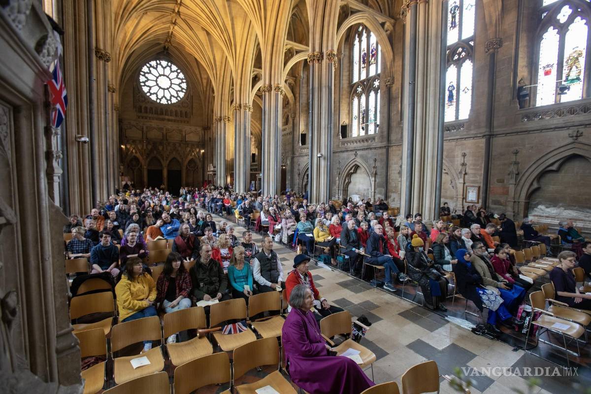 Así inicia el reinado del Carlos III tras una larga espera para ser el monarca británico (fotos)