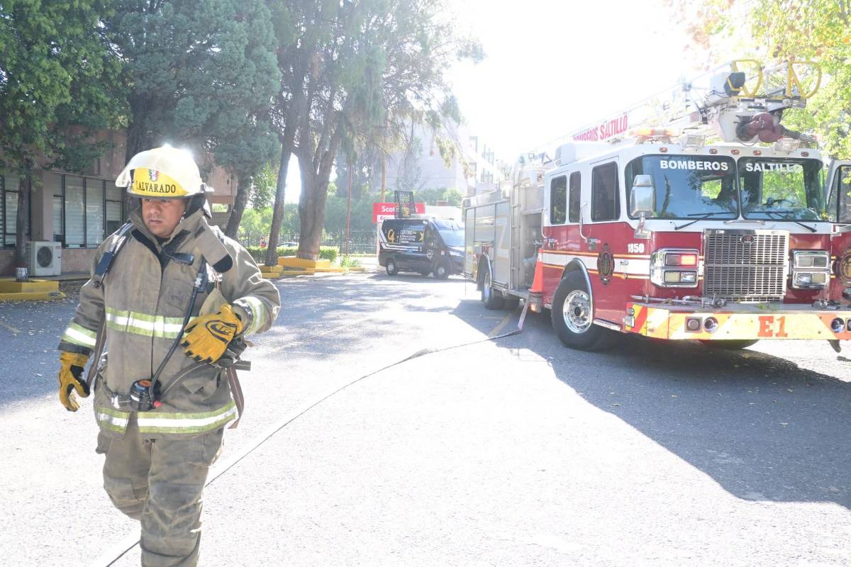 $!230 brigadistas apoyaron las labores de evacuación, búsqueda y salvamento, combate de incendios y primeros auxilios.