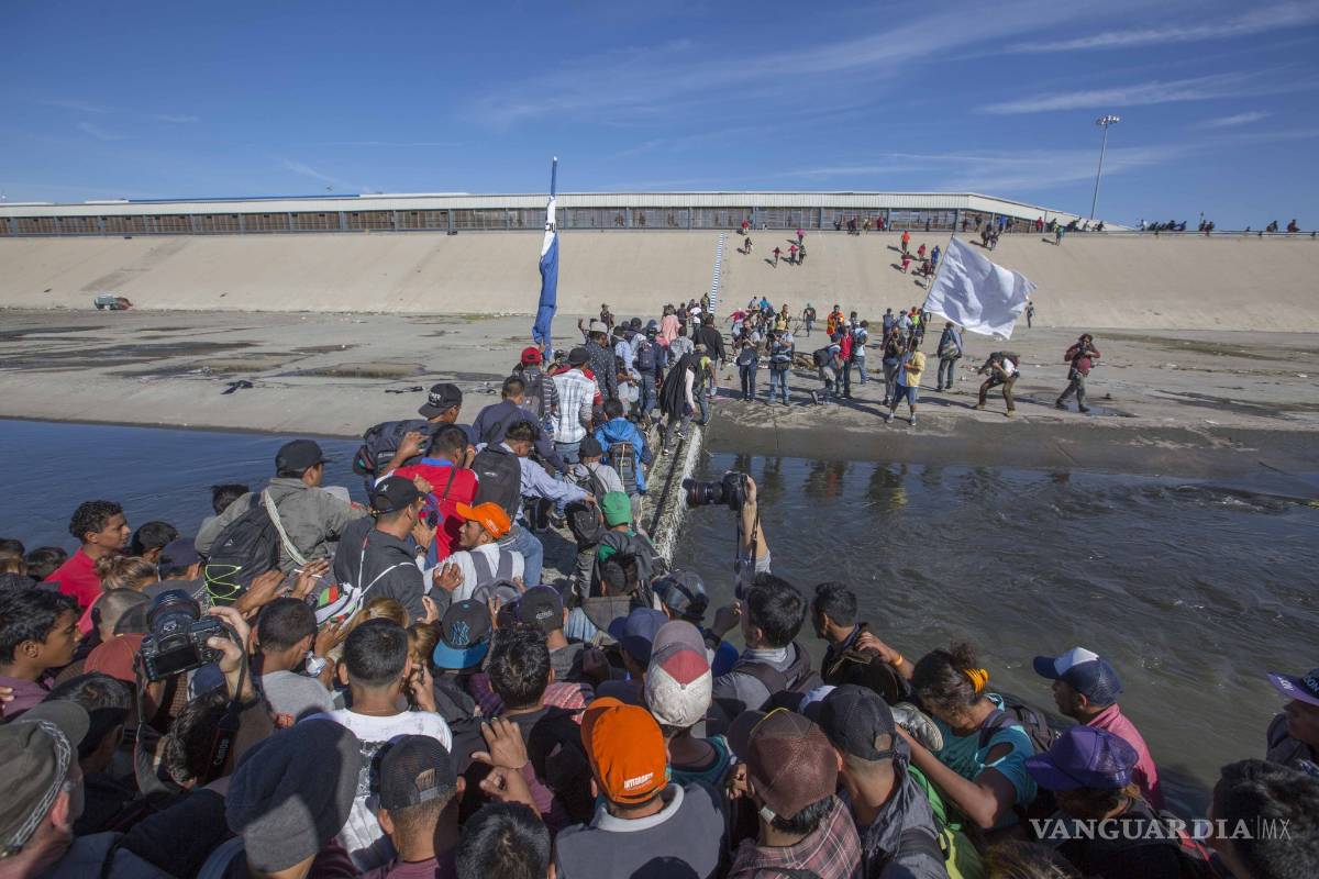 Refuerzan la frontera tras intento de migrantes de cruzar a Estados Unidos