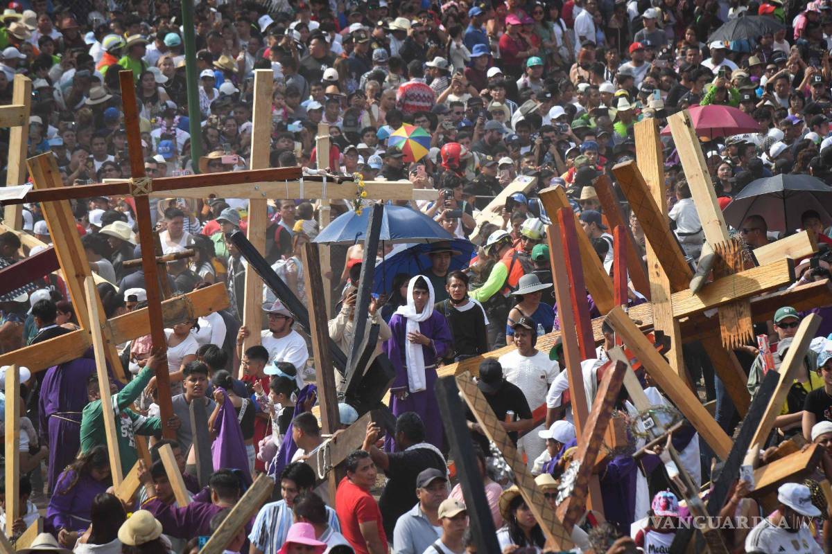 $!Representación 182 de la edición del Cristo en Iztapalapa, un recorrido que parte en los barrios aledaños al cerro de la estrella.