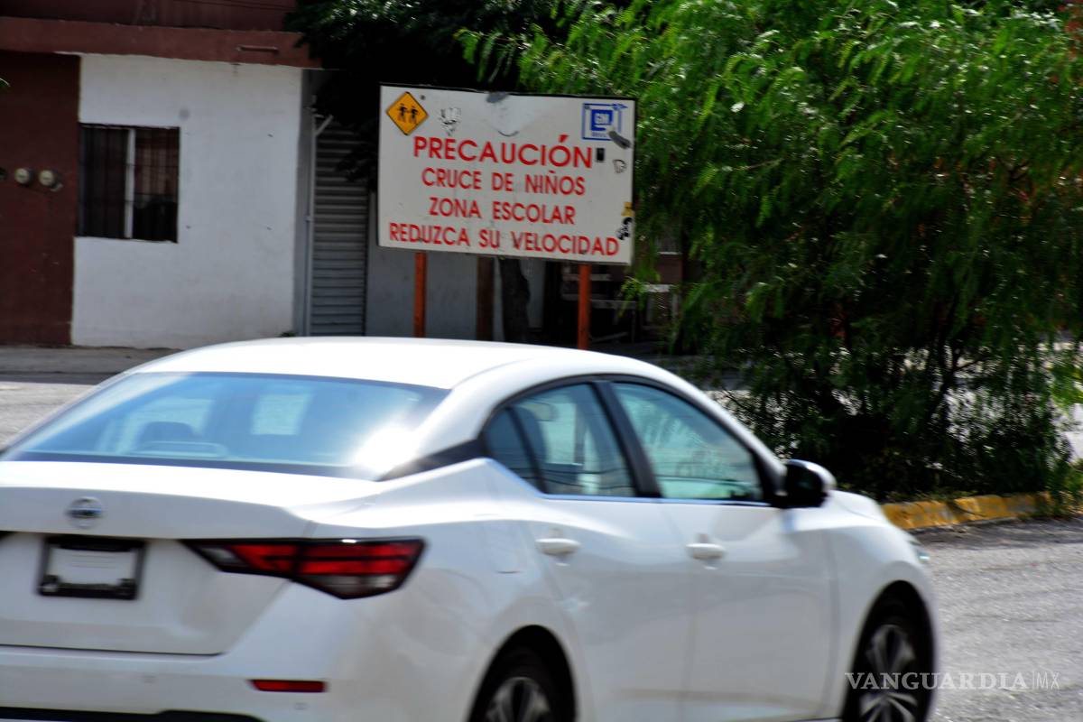 $!El menor habría salido de entre los camiones estacionados antes de ser embestido, por lo que la falta de visibilidad figura entre los factores que se investigan en el accidente.