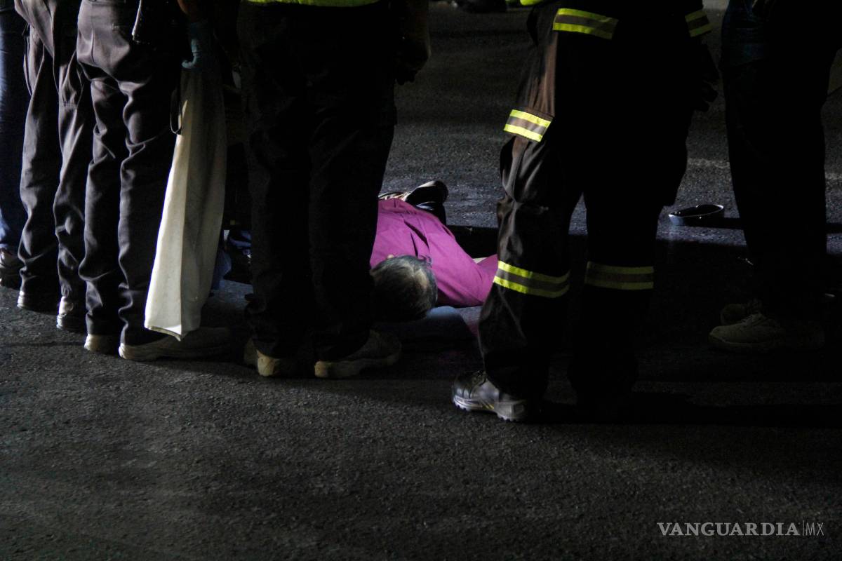 Hombre ebrio atraviesa el periferico LEA y muere al ser atropellado