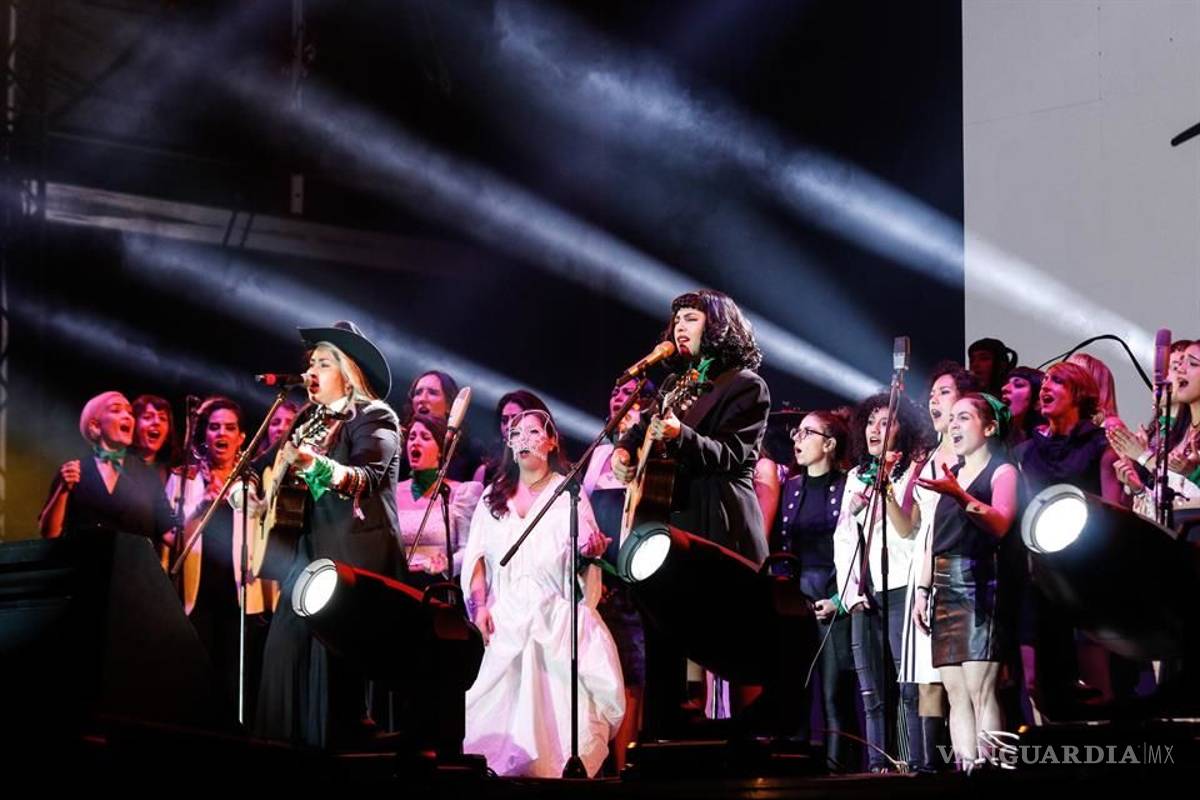 Hablamos con Vivir Quintana, la coahuilense que compuso el himno feminista 'Canción Sin Miedo'