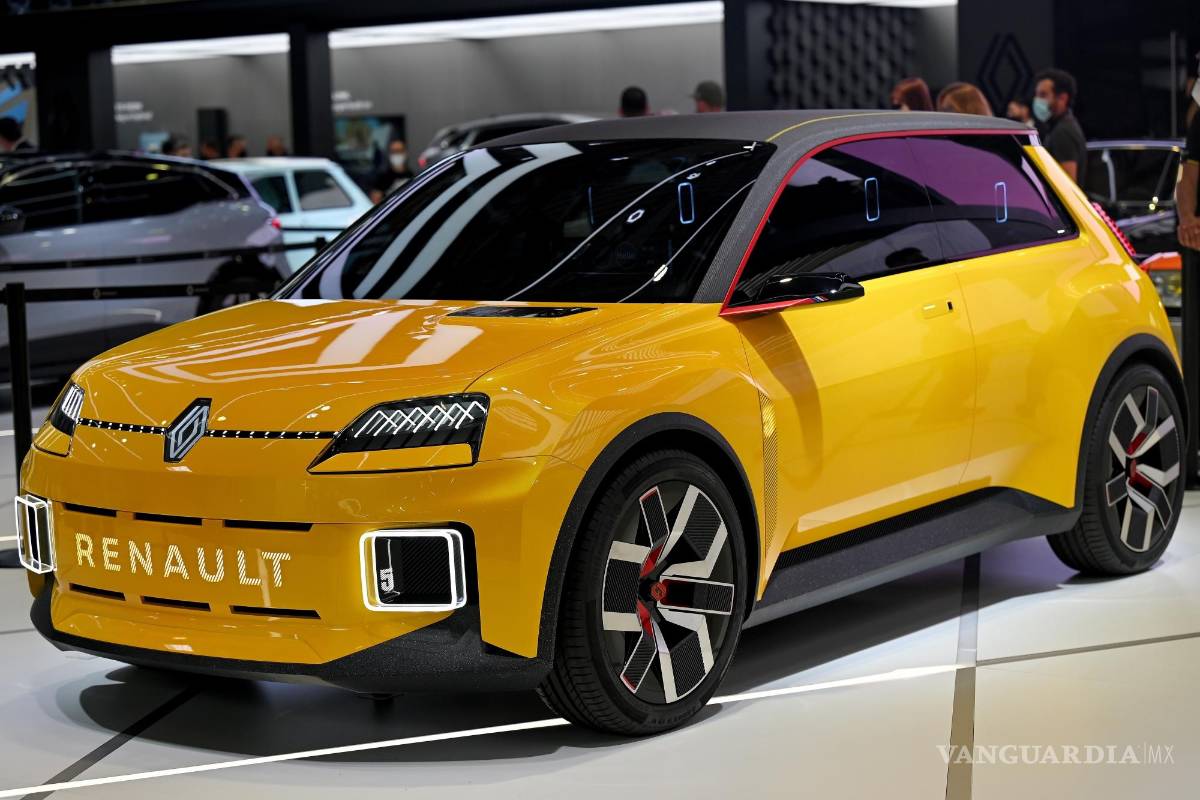 $!El totalmente nuevo Renault 5 Electric en exhibición en el Salón Internacional del Automóvil IAA en Munich, Alemania. EFE/EPA/Sascha Stenbach