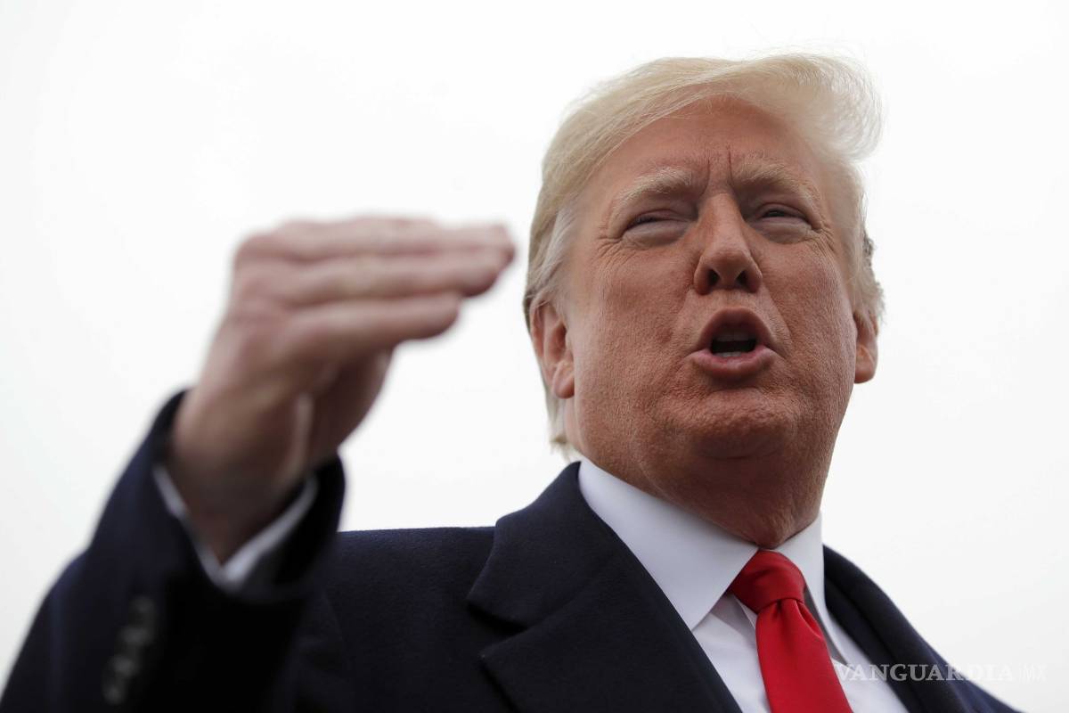 Asusta Trump a electores comparando a migrantes de caravanas con asesino de policías