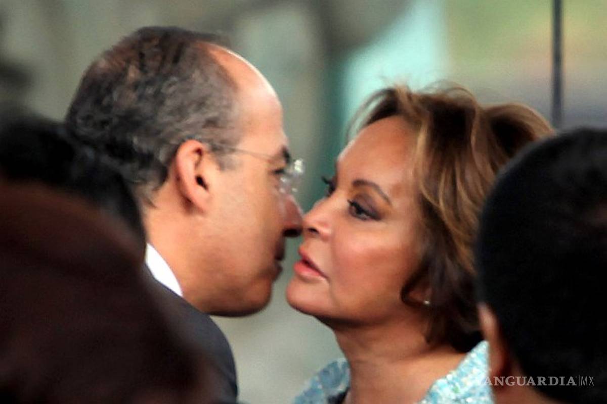 AMLO le pide ayuda a Elba Esther Gordillo... ¡para exhibir fraude electoral de Calderón! (video)