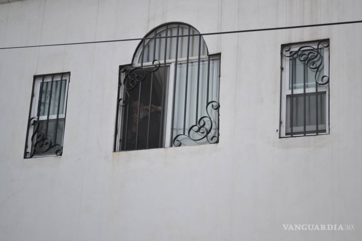 $!Amenaza a expareja con arma de fuego y evade persecución policiaca, en Saltillo