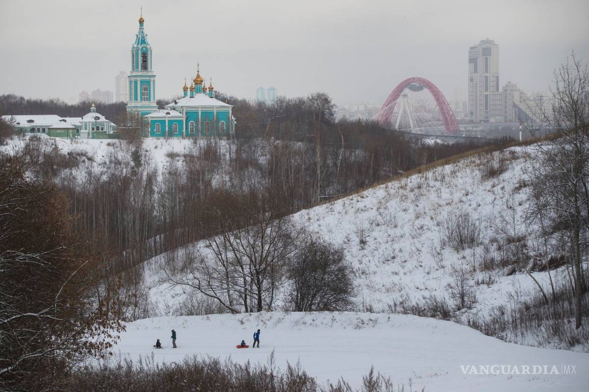 Evacuan dos estaciones ferroviarias de Moscú por alerta de bomba