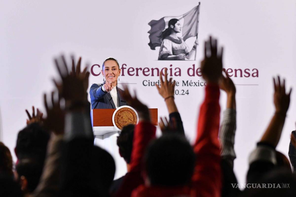 Dominan referencias a Andrés Manuel López Obrador en primera mañanera de Claudia Sheinbaum