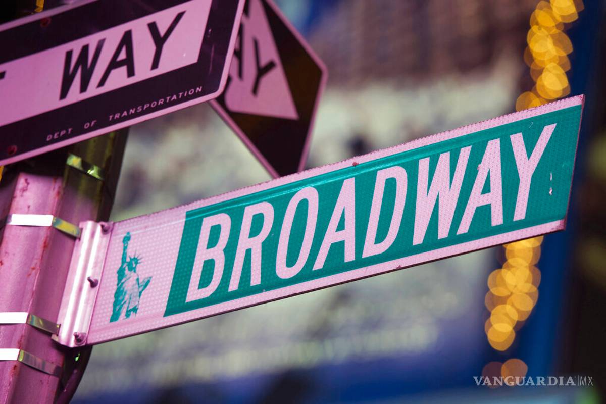 Broadway suspende sus espectáculos por un mes ante el coronavirus
