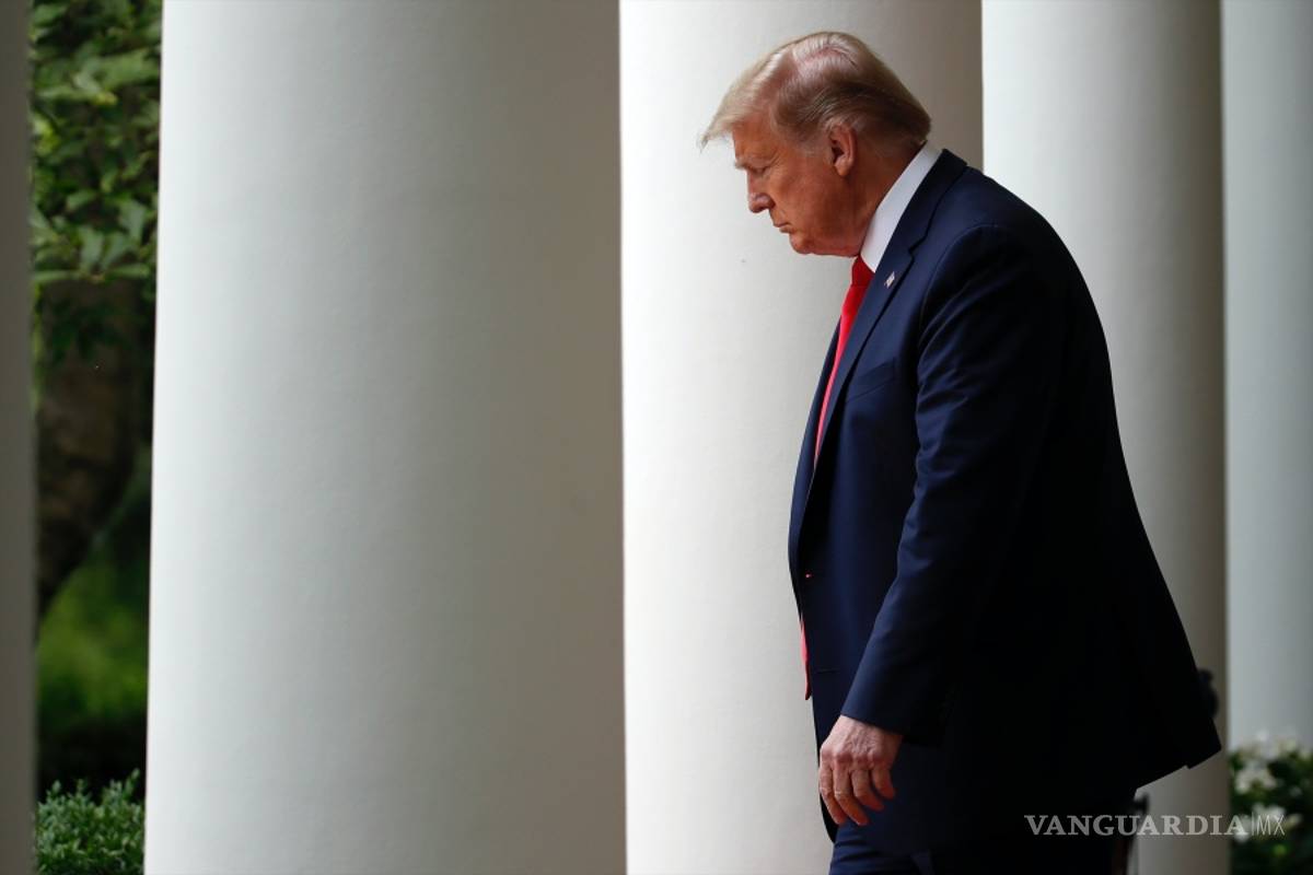 Donald Trump arroja más leña al fuego a la caótica crisis de salud, política y económica en EU