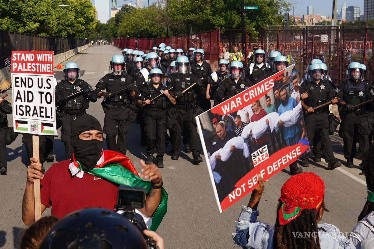 $!También este lunes, miles de personas se manifestaron en contra de la guerra en Gaza y el apoyo que brinda Estados Unidos a Israel.