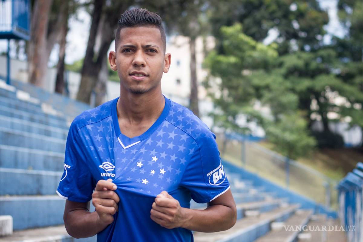 $!Tras la molestia de Neymar, juvenil que le hizo un 'caño' al 'crack' carioca abandona la concentración de Brasil
