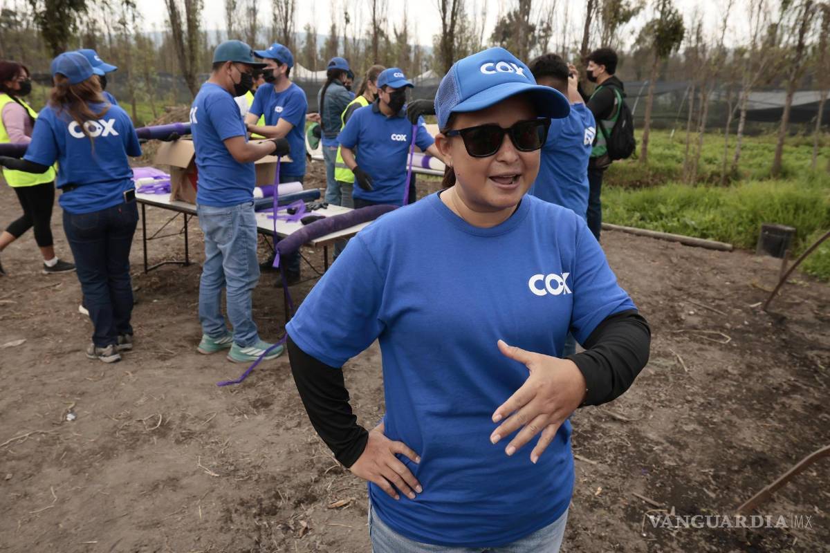 $!La voluntaria del grupo español Cox, Adriana Regina Coronado, durante una entrevista con EFE en Xochimilco al sur de Ciudad de México (México).