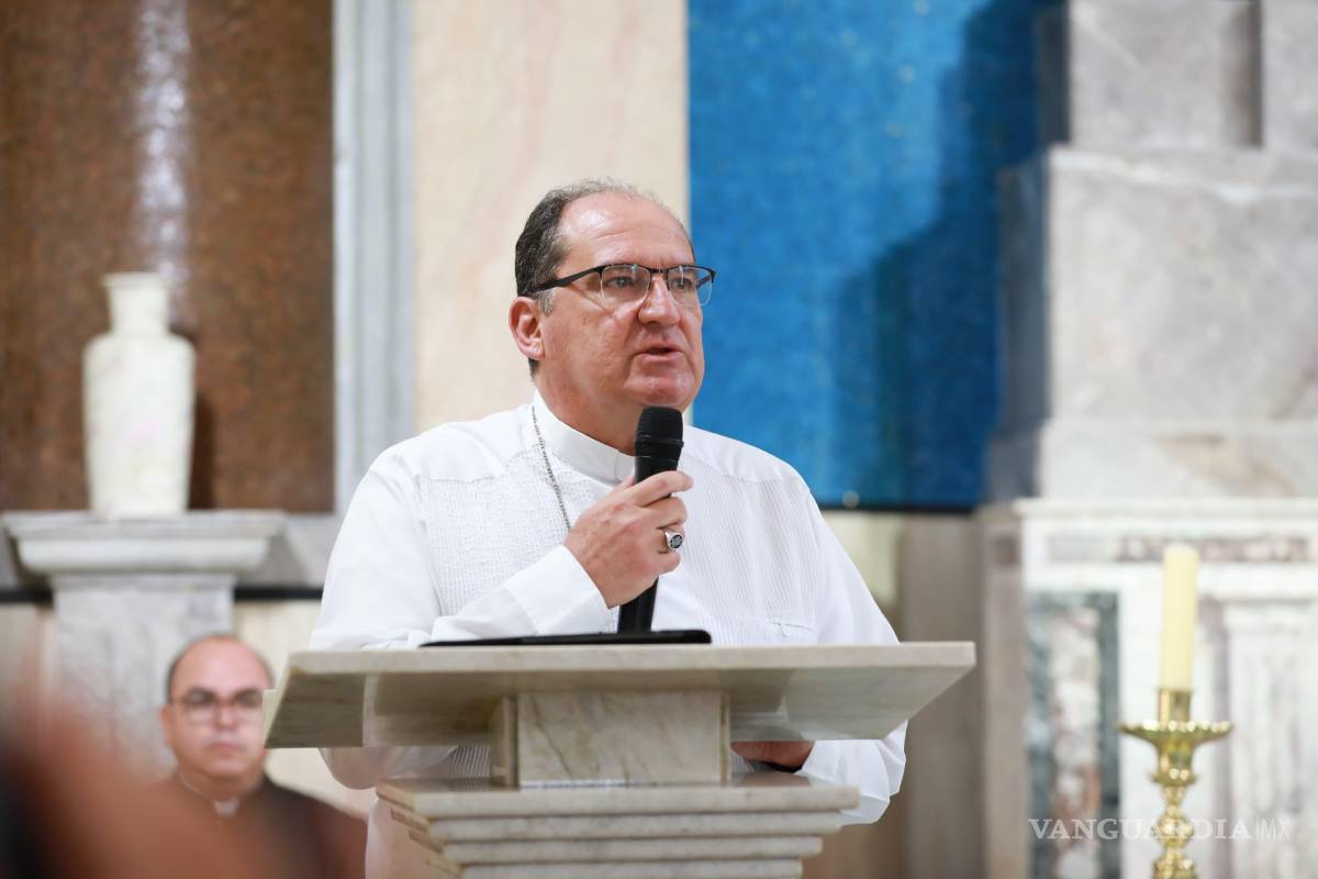 $!El evento reunió a representantes de la comunidad educativa, sacerdotes y miembros del Comité Pro-Construcción del plantel diocesano.