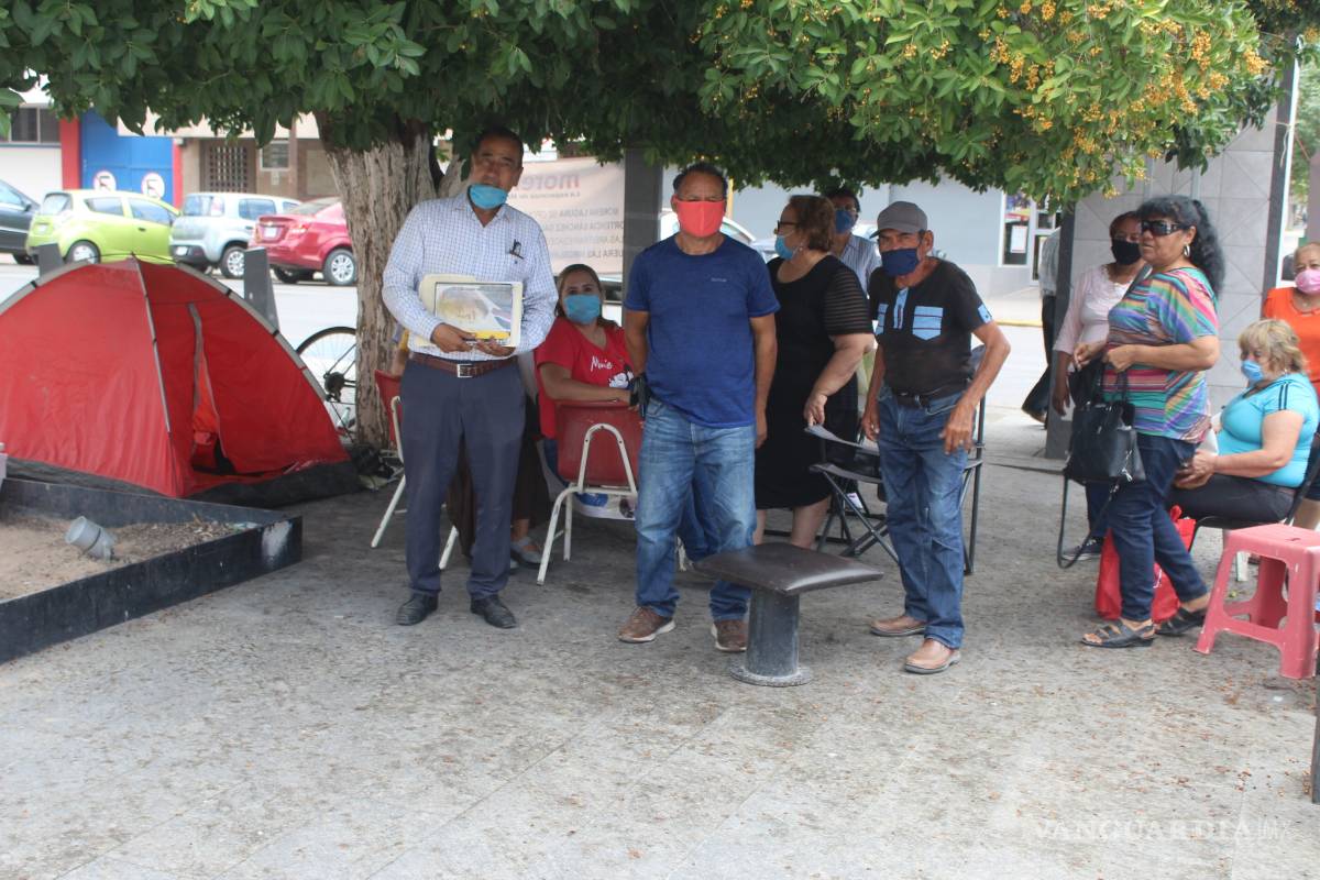 Continuarán con plantón para exigir revocación de Hortensia Sánchez