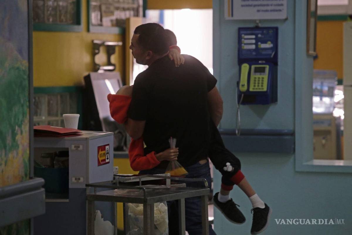 $!En la imagen un niño en tratamiento en el Hospital Civil Nuevo Juan I. Menchaca, luchan para librar la batalla contra el cáncer. Cuartoscuro/Fernando Carranza
