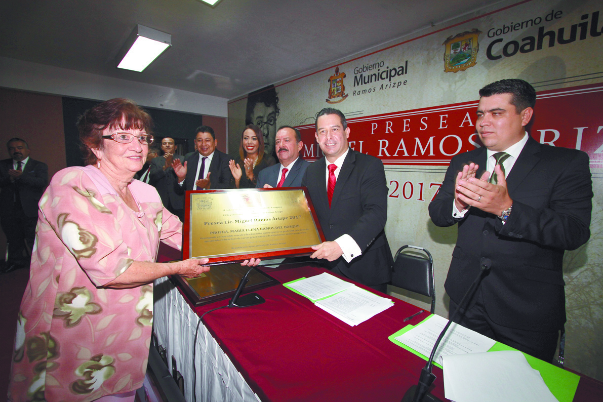 Entregan en Ramos Arizpe presea a ciudadanos distinguidos