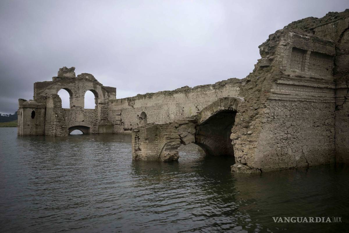 $!Quechula, la iglesia del siglo XVI que emerge de las aguas en Chiapas