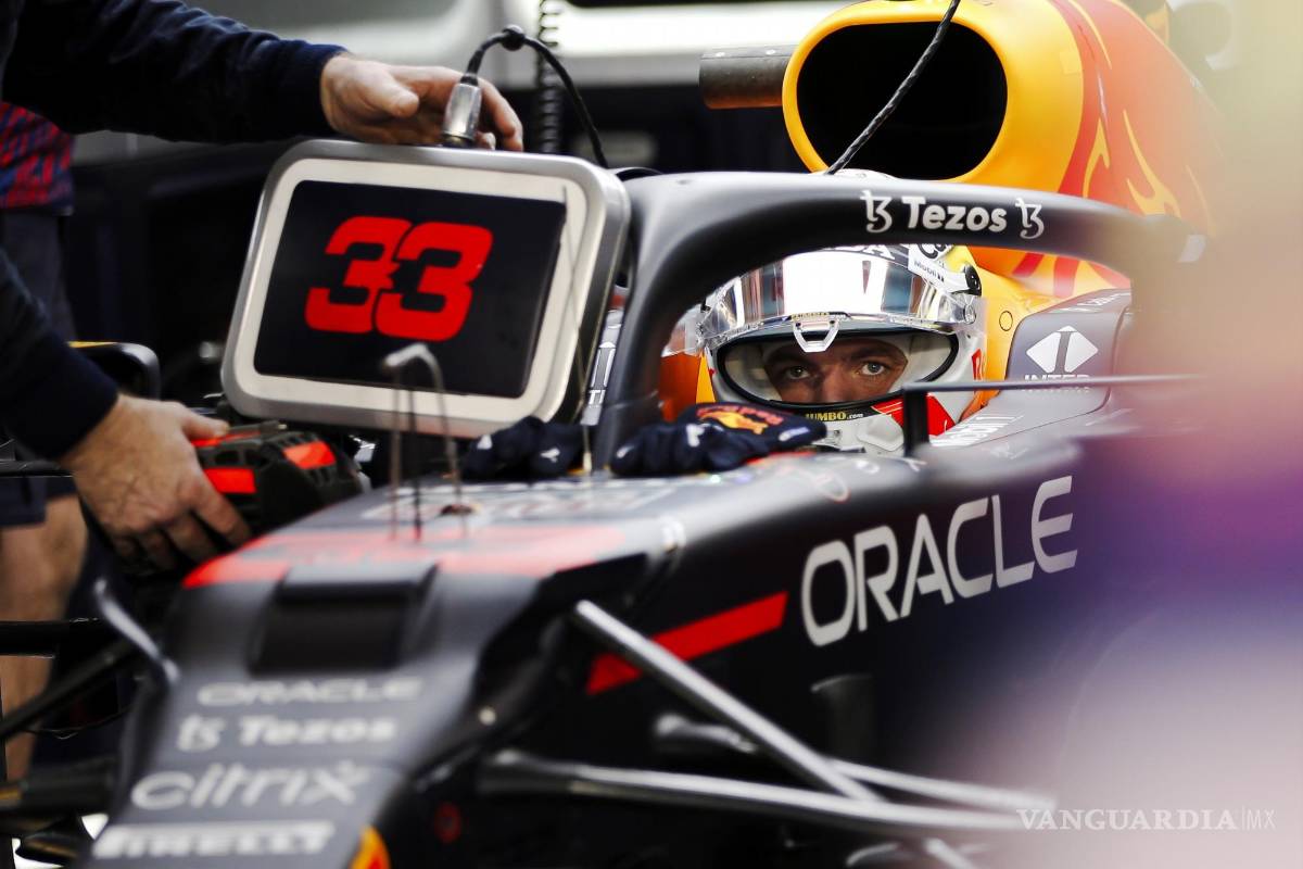 $![Abu Dhabi (United Arab Emirates), 10/12/2021.- Dutch Formula One driver Max Verstappen of Red Bull]