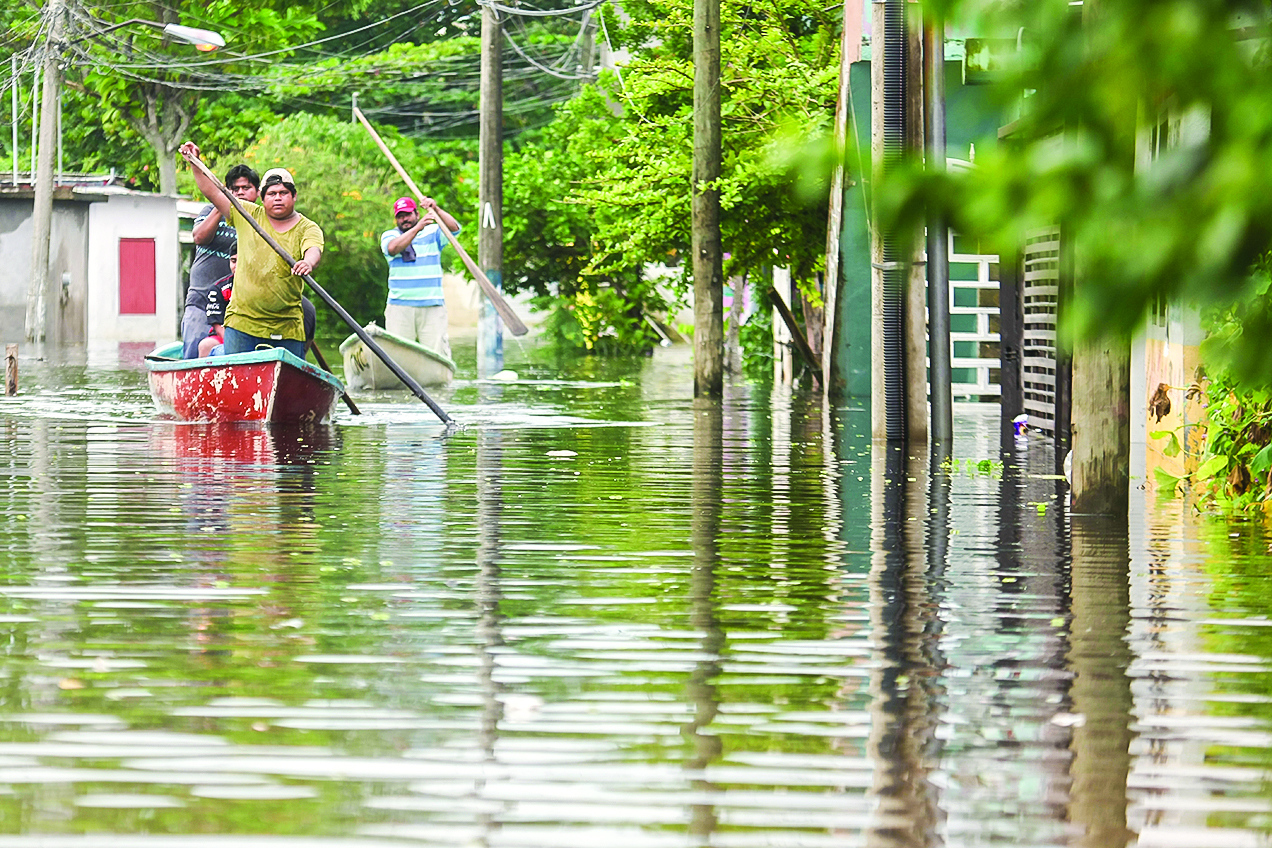 Ante inundaciones en Tabasco pide AMLO... ¡ir a zonas altas!